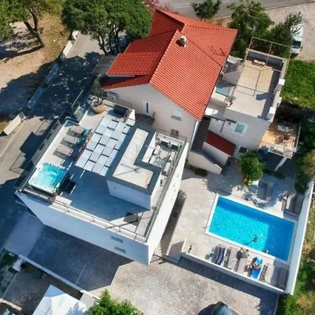 Neue In Mit Grosser Terrasse Apartment Vodice