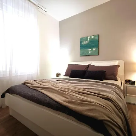 Apartment Neue In Mit Grosser Terrasse Vodice