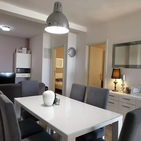 Neue In Mit Grosser Terrasse Apartment Vodice