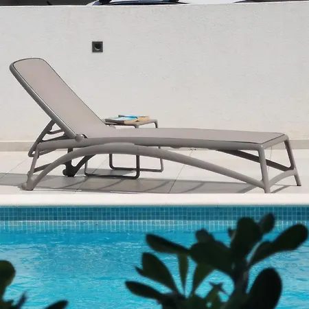 Neue In Mit Grosser Terrasse *